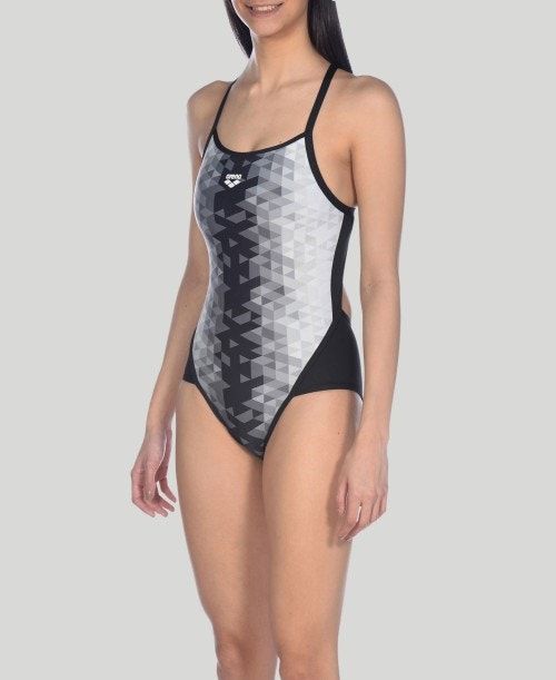 Arena Triangle Prism Superfly Back One Piece Body Dam Svarta Olika Färger Svarta | MSXOVAI-84